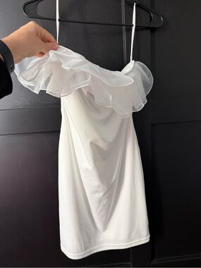 Chiffon Ruffle strapless Mini Dress - White
